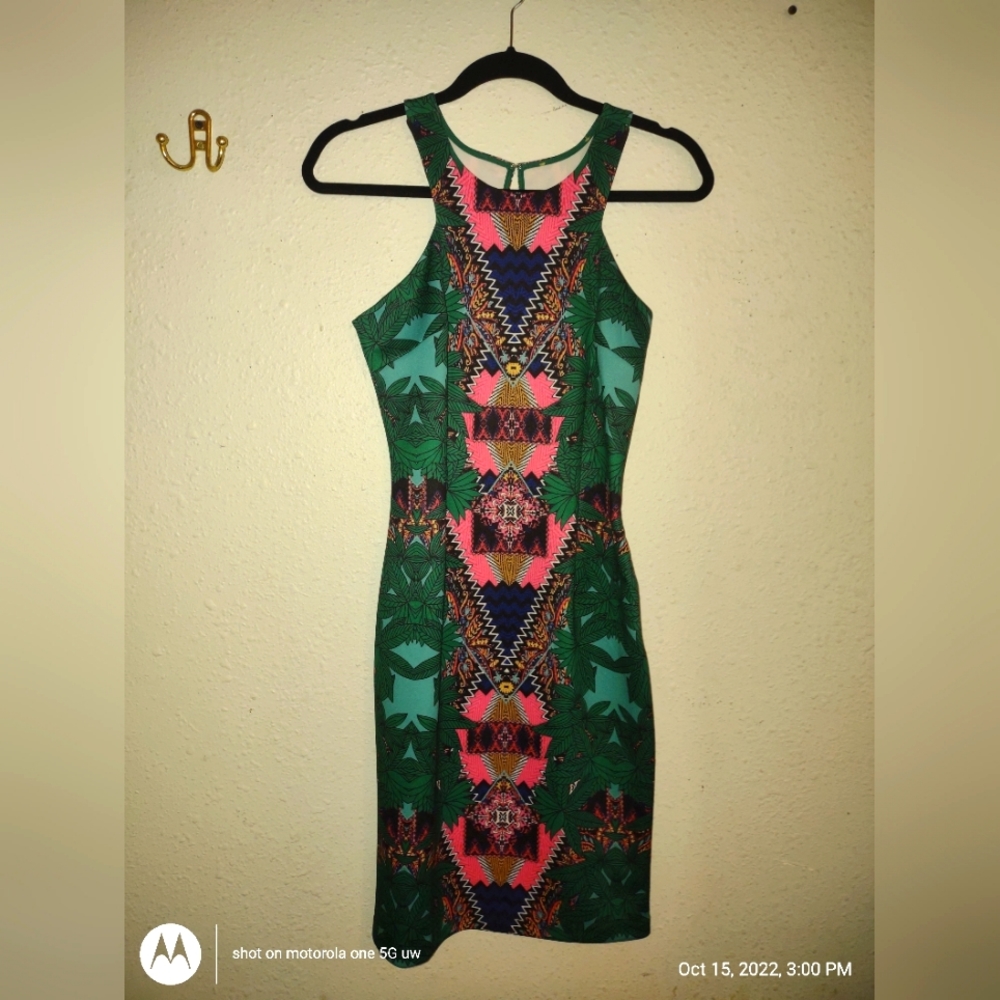 Sleeveless sheath dress